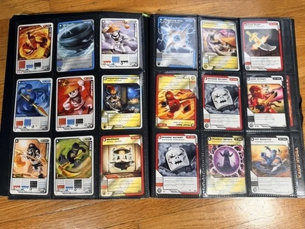 Large Skylanders Super Mario Nintendo Trading Card Collection Binder 100+ Cards